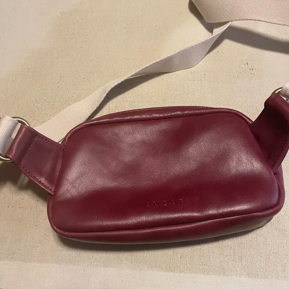 Andar crossbody